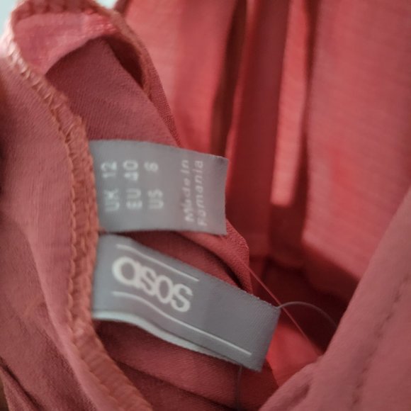 ASOS DESIGN high neck wide leg jumpsuit Size 8 - Picture 3 of 5